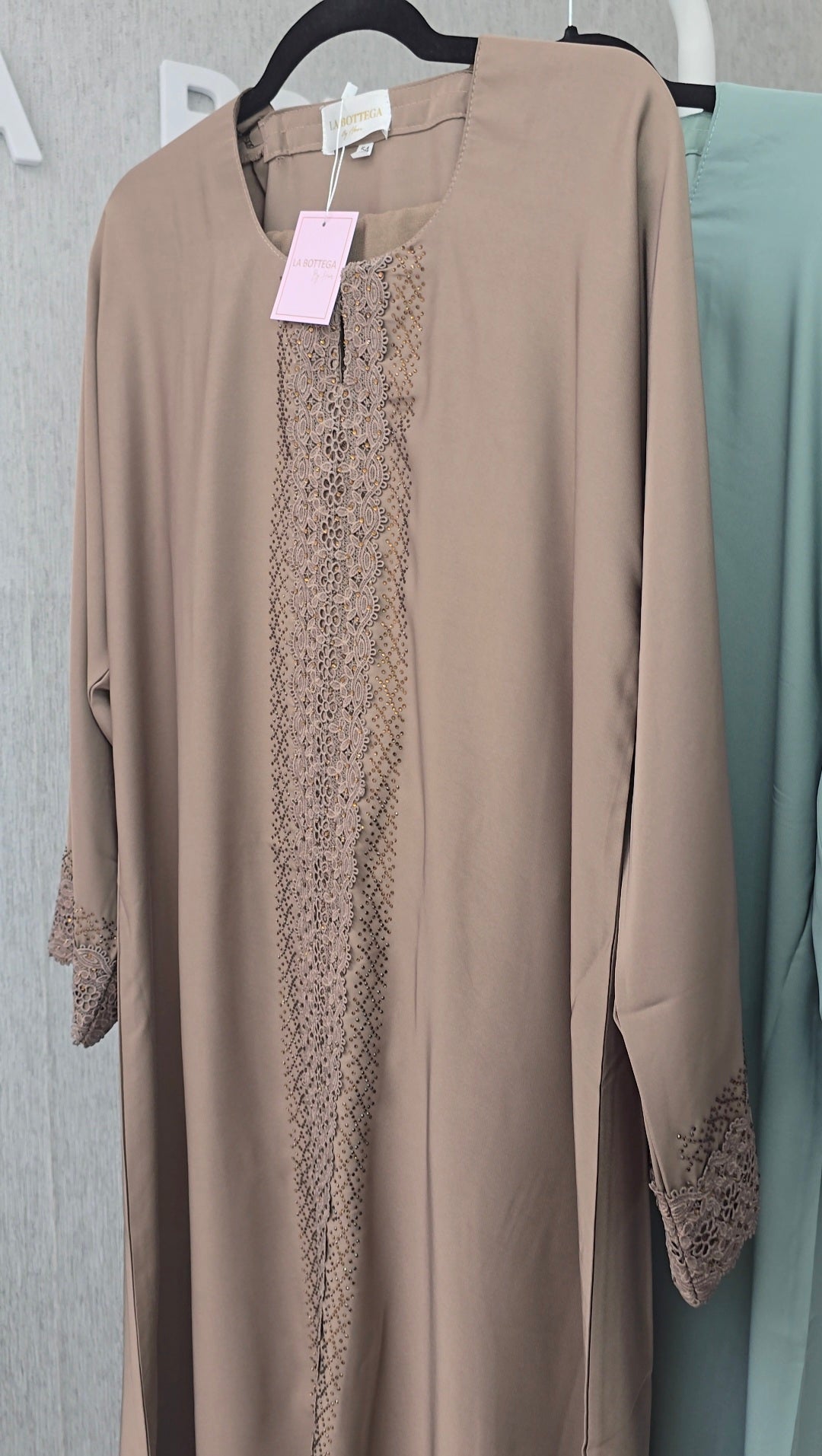 Husn Abaya