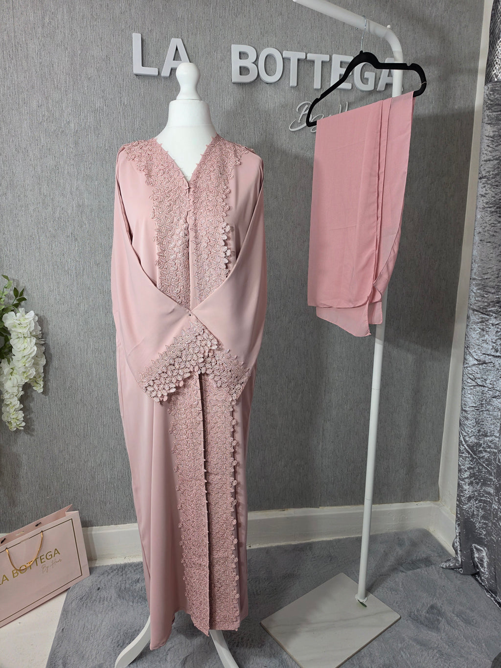 Bloom lace Abaya