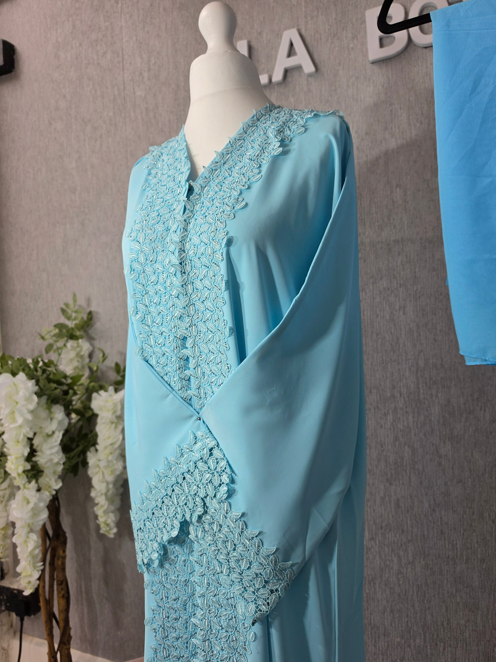 Bloom lace Abaya