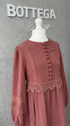 Hoor lace Abaya